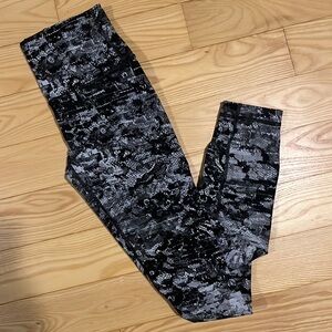 Snake skin lululemon leggings